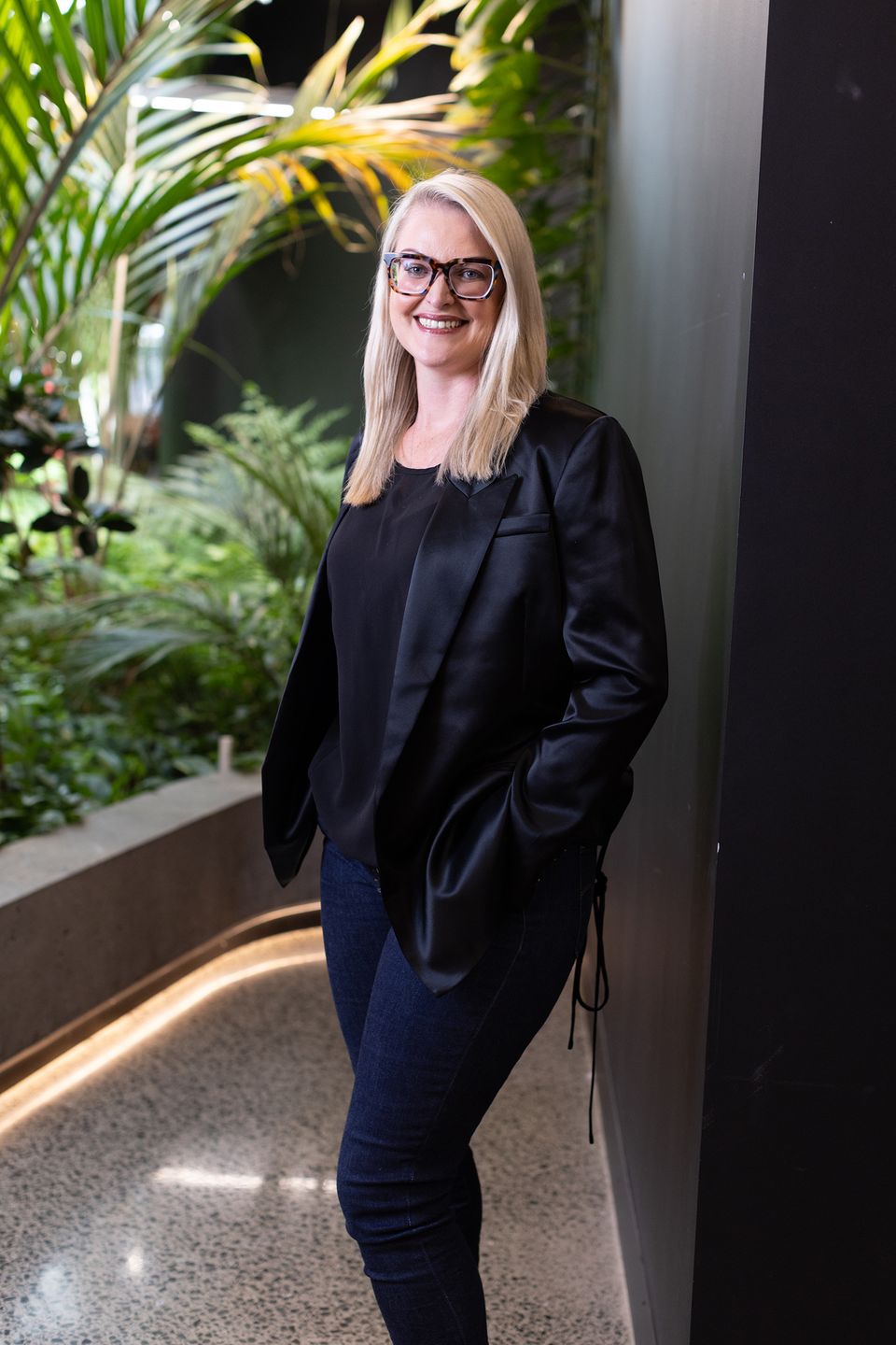 Lisa Oakley is the director and lead consultant at People Associates, bringing over 20 years of experience working with some of Australasia's most recognised organisations, including Spark and Air New Zealand.