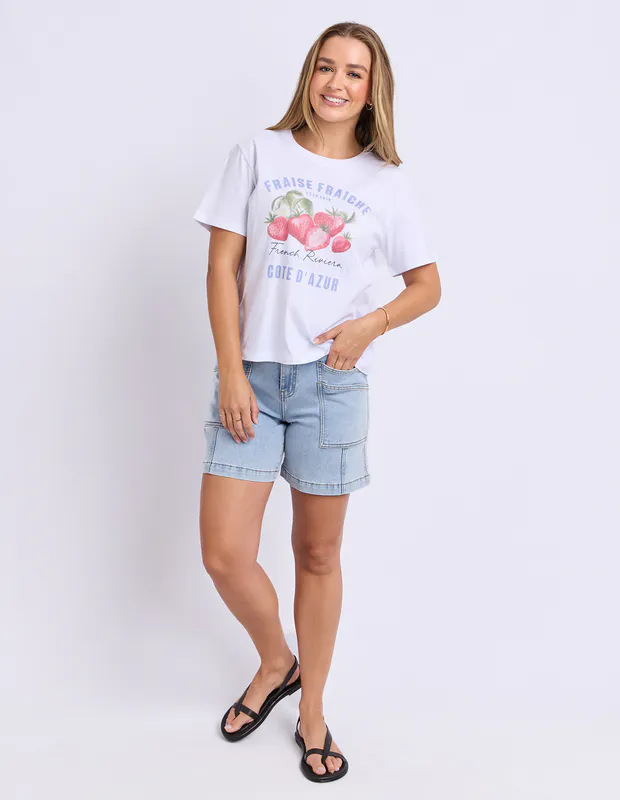 Model wearing White Fraiche Tee By Foxwood Available at Beetees Nelson