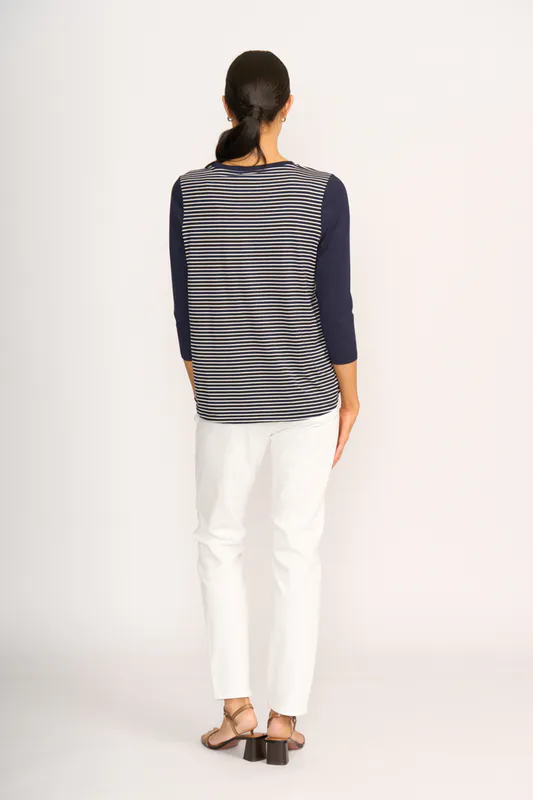 Top - Relaxed Fit, Contrast Front By Memo