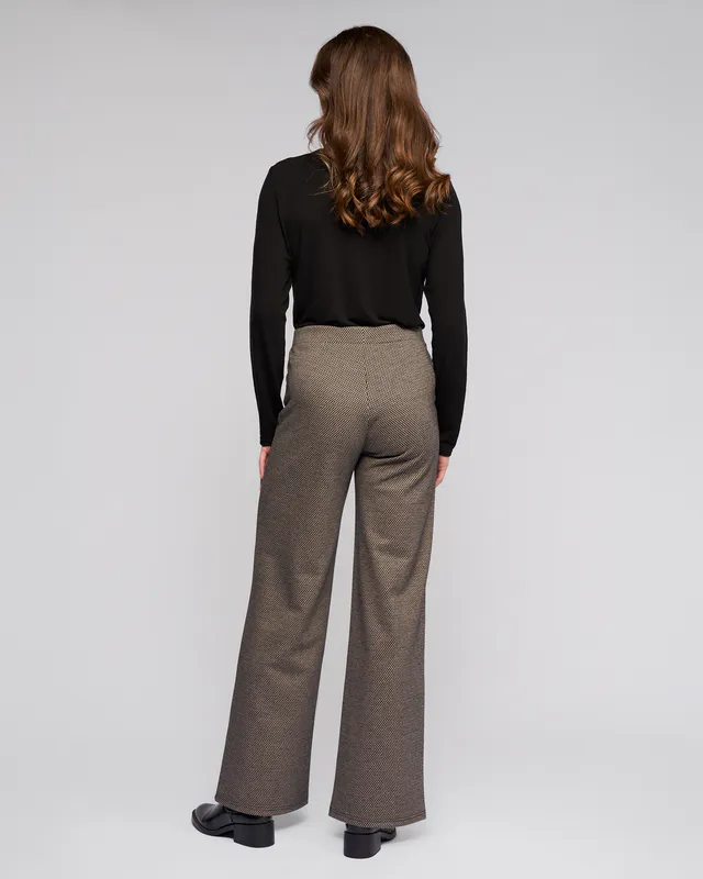 Model wearing Knox Loft Pull On By Vassalli Available at Beetees Nelson