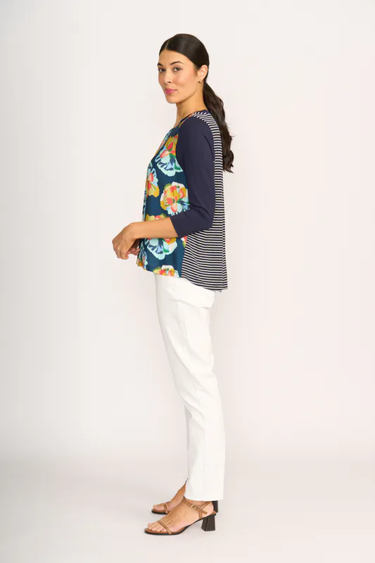 Top - Relaxed Fit, Contrast Front By Memo