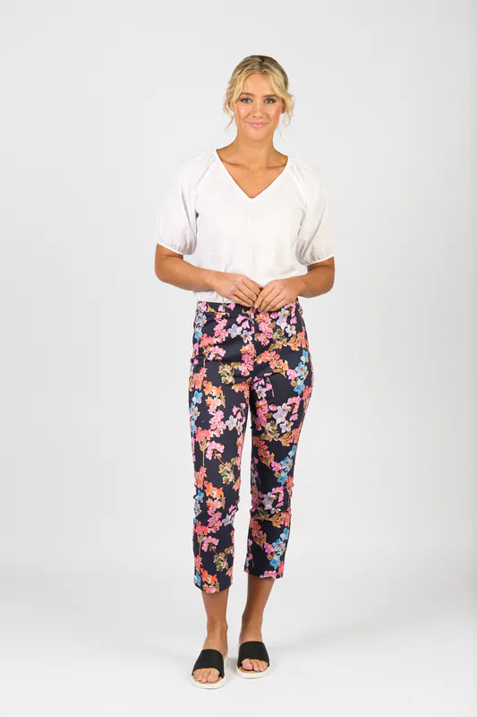 Model wearing Willa Printed Slim Leg 7/8 Length Lightweight Pull On By Vassalli Available at Beetees Nelson