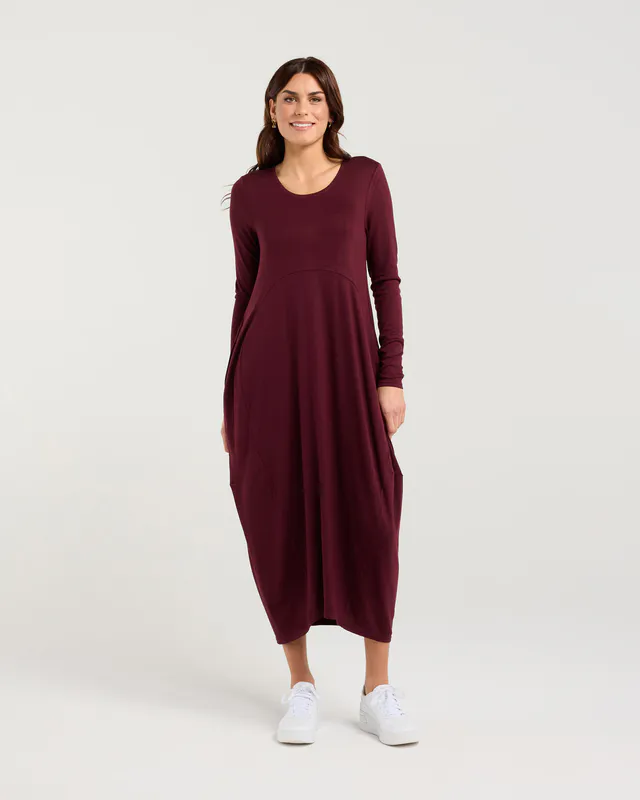 Model wearing Shiraz Tabitha Cashmere Blend Dress By Blackstone Available at Beetees Nelson