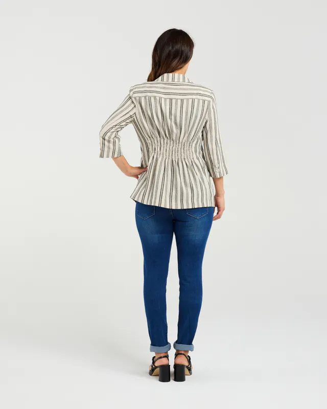 Model wearing Ivory Weave Jocelyn Blazer By Seduce Available at Beetees Nelson