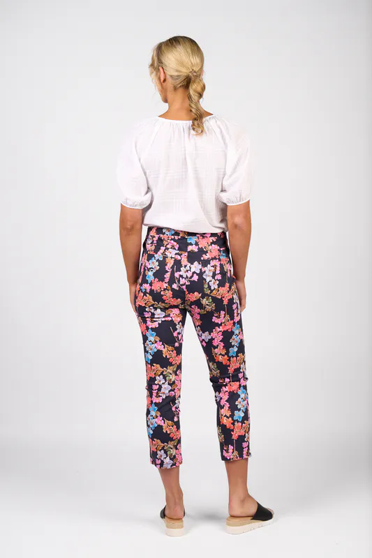 Model wearing Willa Printed Slim Leg 7/8 Length Lightweight Pull On By Vassalli Available at Beetees Nelson