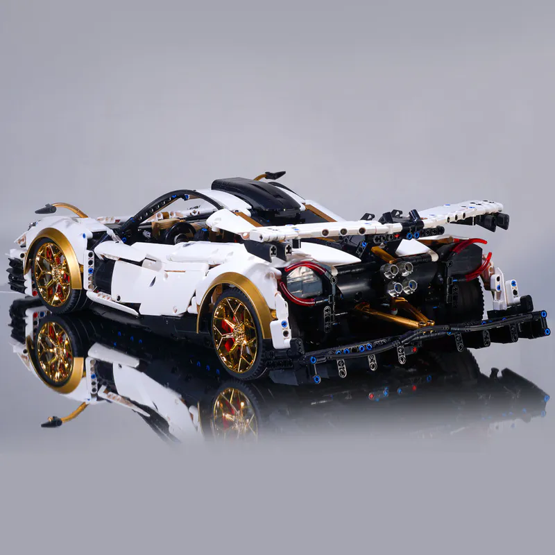 Remote Control Building blocks Pagani. Massive vehicle. Satisfying Assembly. Speed and control, Royal Colors livery. Great Car, massive size on brixbros-store.com