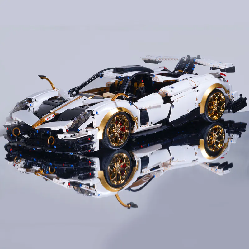 Remote Control Building blocks Pagani. Massive vehicle. Satisfying Assembly. Speed and control, Royal Colors livery. Great Car, massive size on brixbros-store.com