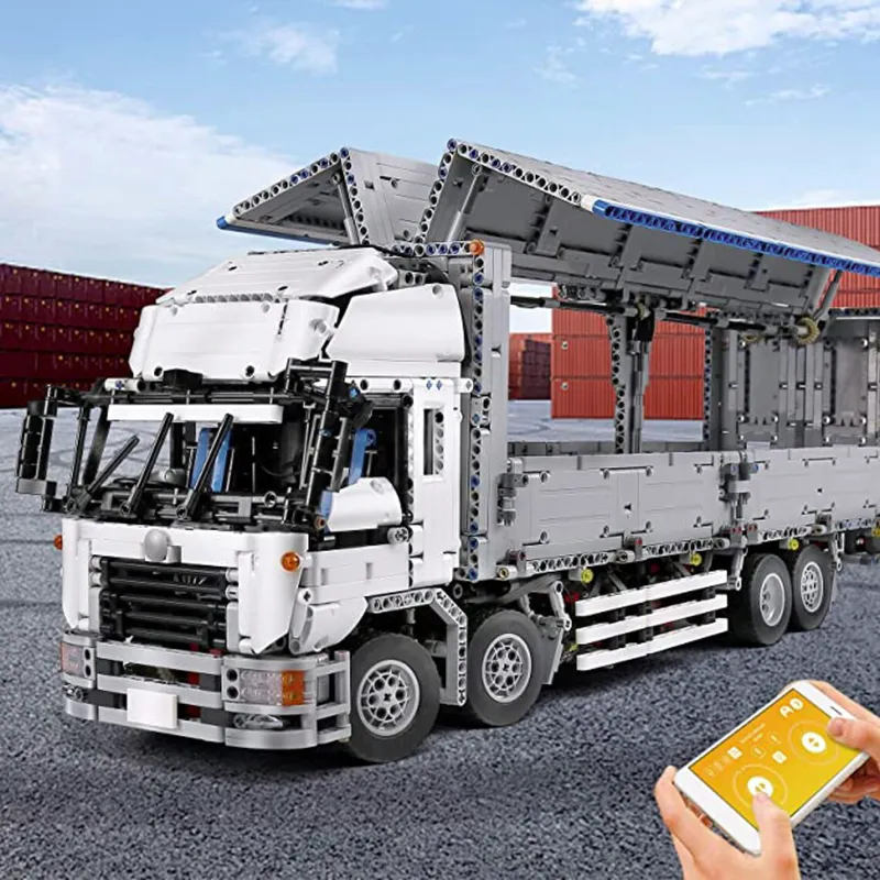 Discover the ultimate wing body truck made of building blocks, a Japanese masterpiece. MouldKing Mould King 13139
