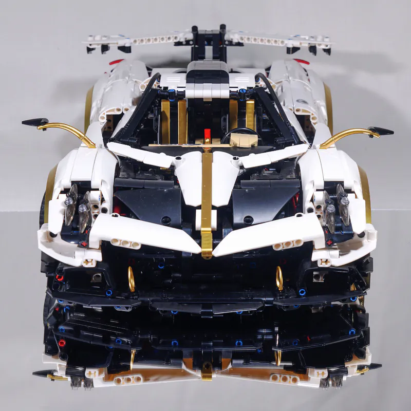 Remote Control Building blocks Pagani. Massive vehicle. Satisfying Assembly. Speed and control, Royal Colors livery. Great Car, massive size on brixbros-store.com