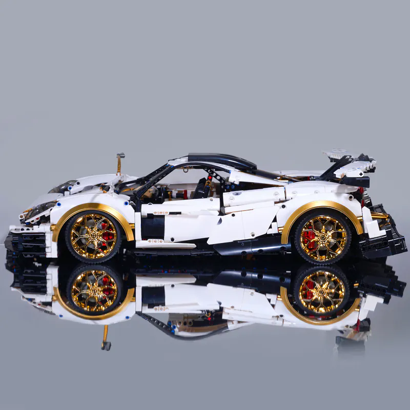 Remote Control Building blocks Pagani. Massive vehicle. Satisfying Assembly. Speed and control, Royal Colors livery. Great Car, massive size on brixbros-store.com