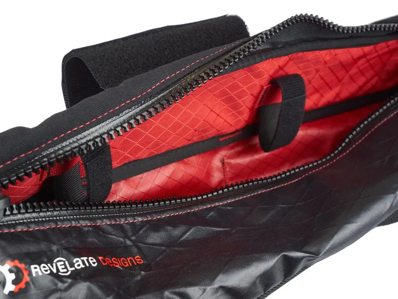 Revelate Designs Tangle inside main pocket