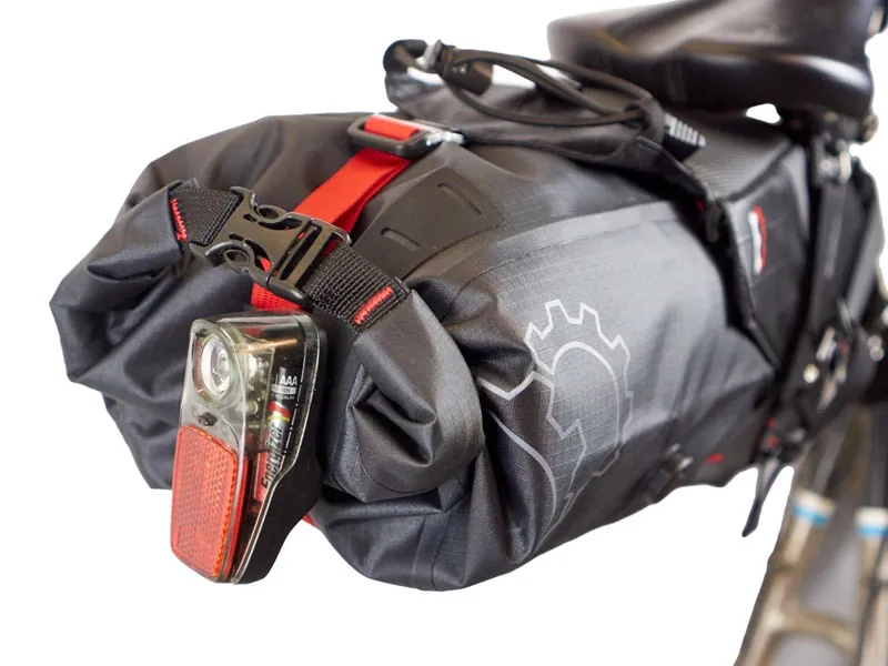 Revelate Designs Terrapin 8L - rear light attachment