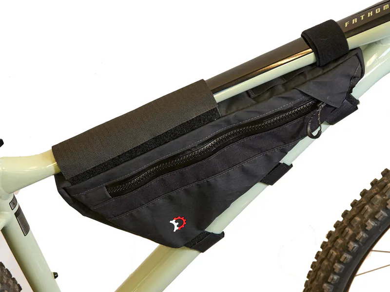 Revelate Designs Choss frame bag installed