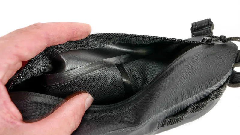 Jones H-Bar Pack - interior