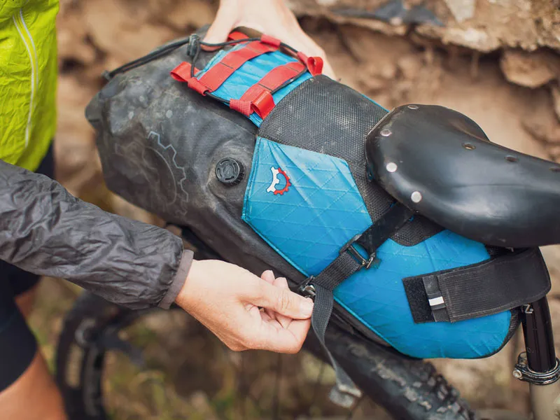 Revelate Designs Terrapin 14L Blue - Please note image for colour reference only. Actual product is the new V4 Terrapin.