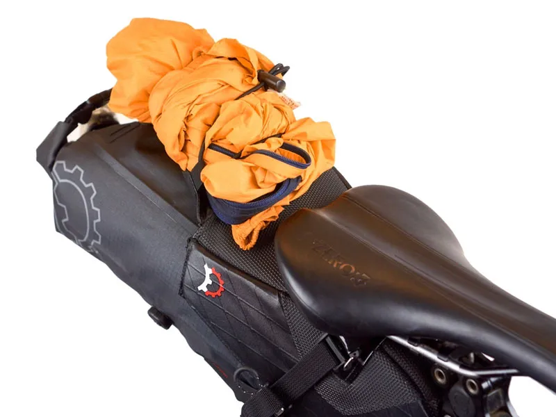 Revelate Designs Terrapin 8L - external bungee for storage