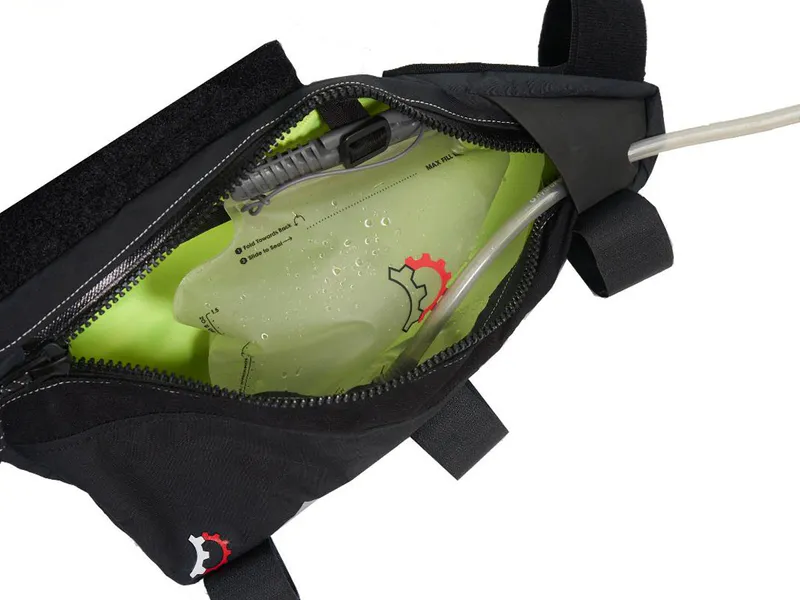 Revelate Designs Choss frame bag hydration system