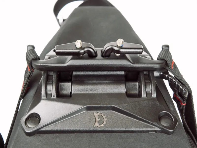 Revelate Designs Spinelock 10L seat bag saddle mount