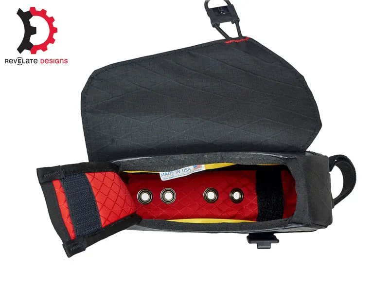 Revelate Designs Mag Tank Inside, bag bottom conceals mounting holes