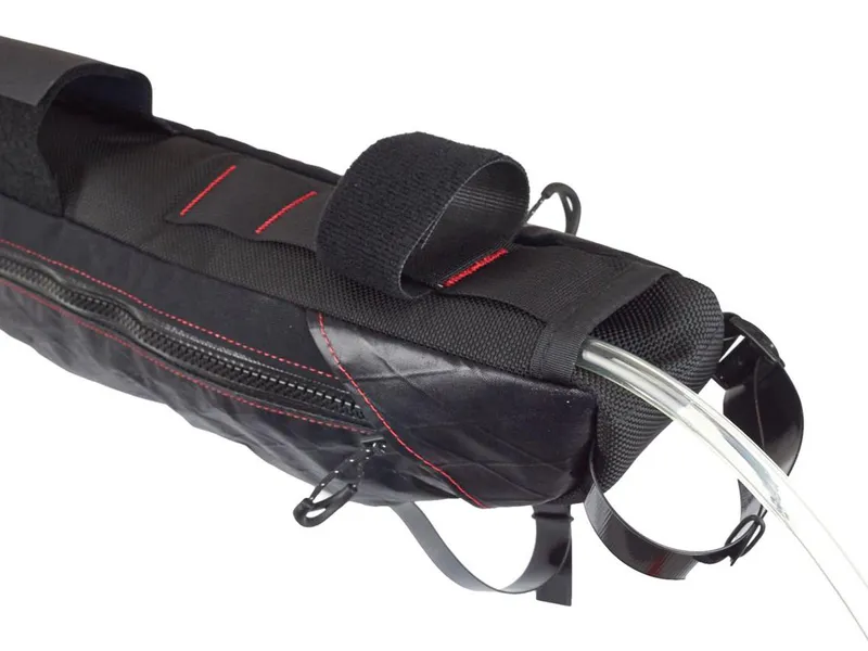 Revelate Designs Tangle front huydration port