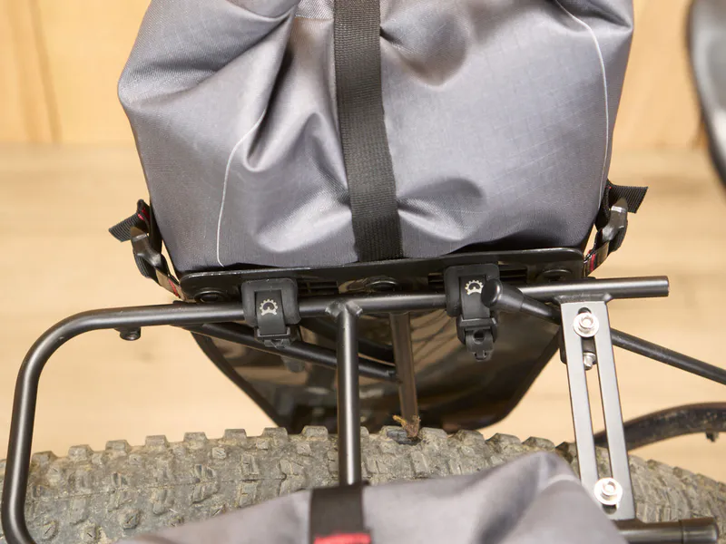 Revelate Designs Portage Pannier 14L installed