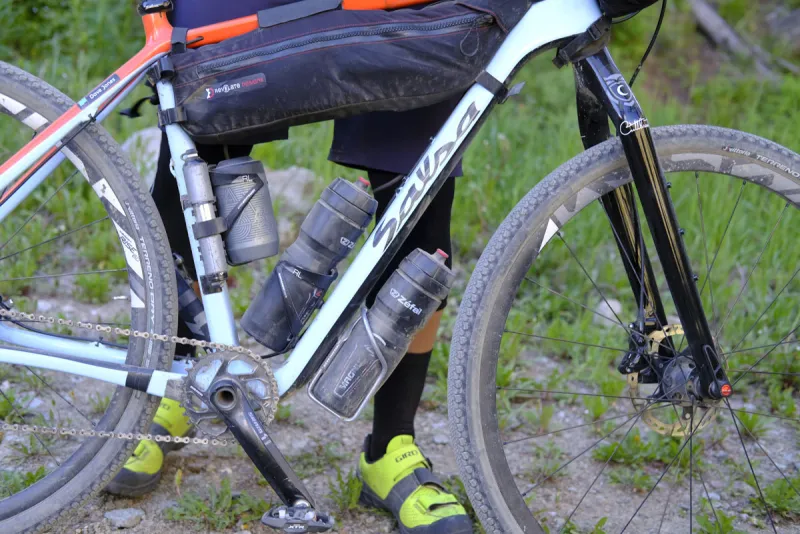 Revelate Designs Tangle bag installed