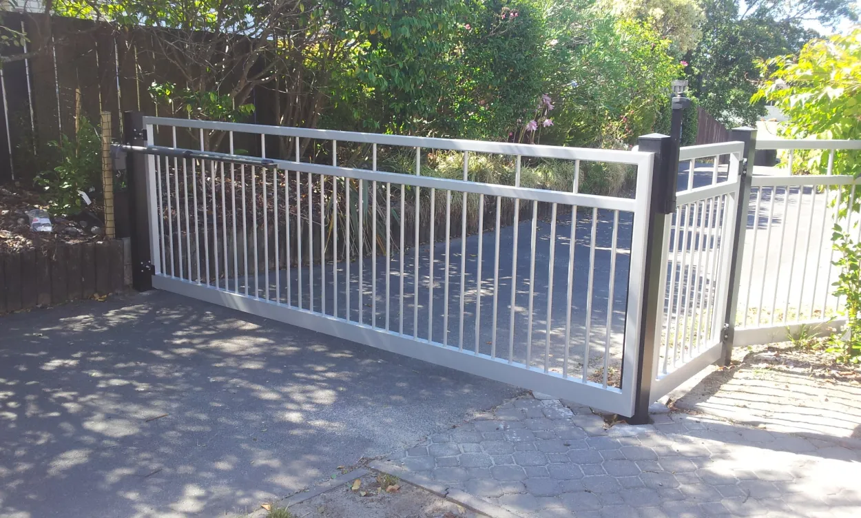 Single Swing Manor design gate