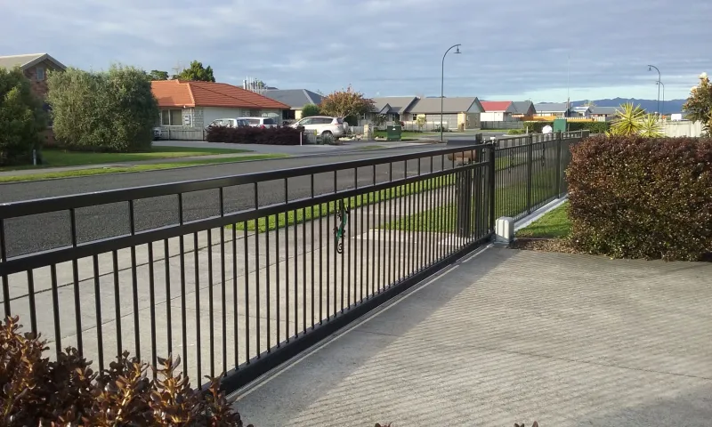 Manor Slider 1.2m high