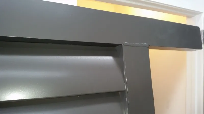 Close-up of louvres and the top 'tail'