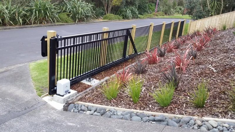 In situations where use of wheel track on the ground is not suitable, a Cantilever gate based on this Manor design can be an option