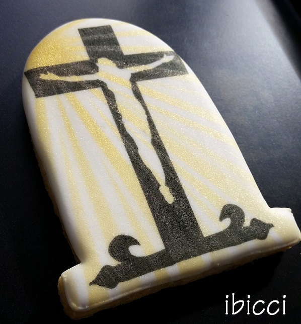 Figure on Cross cookie using ibicci Large Sunrays stencil