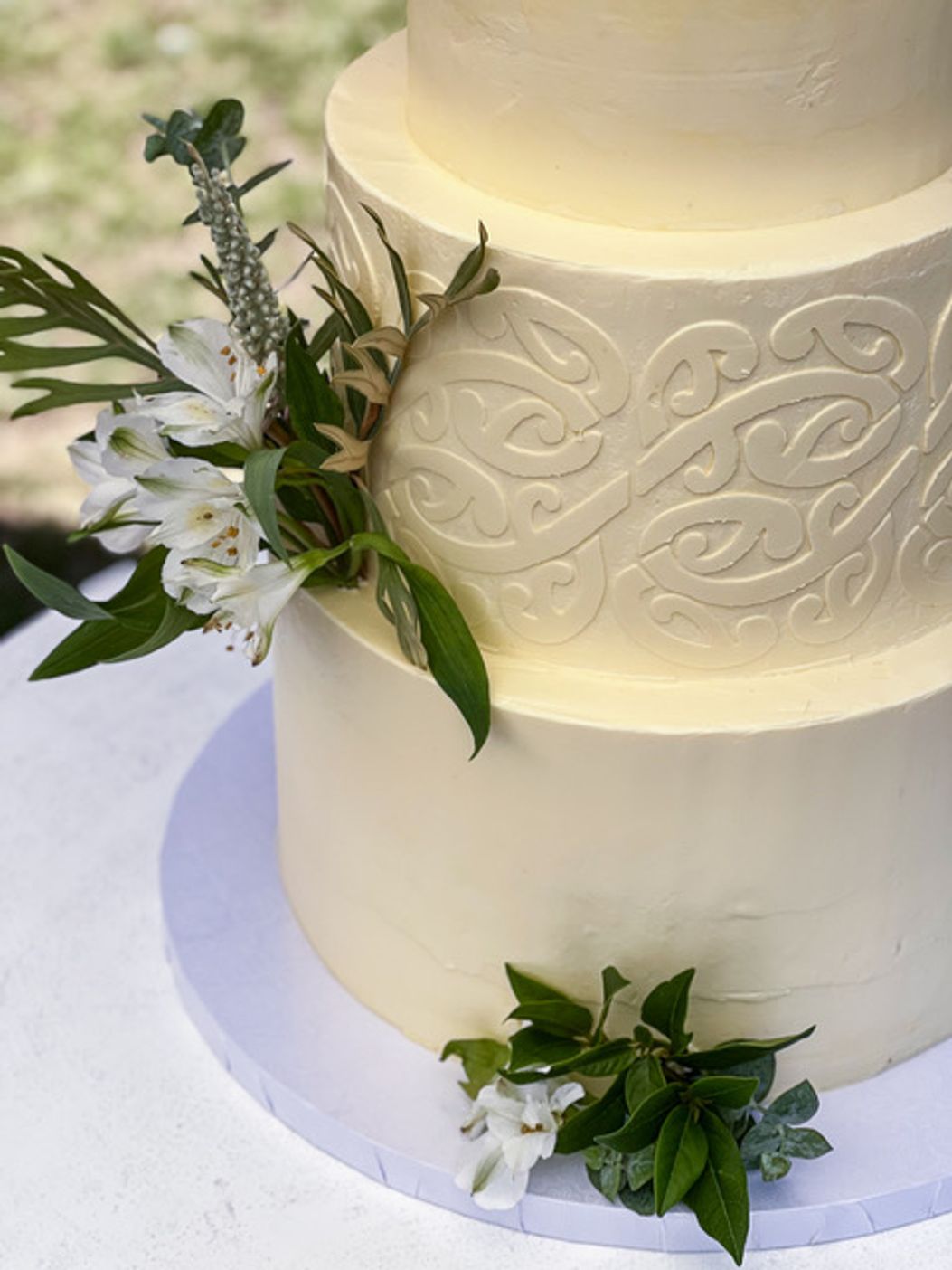 Spongedrop Cakery Cake using the ibicci Koru 3 stencil