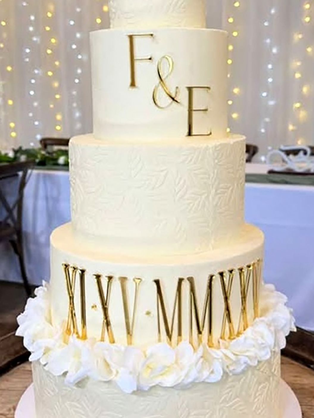Close up of the wedding cake using the ibicci Leaf Snowflake stencil by Julie Wineti - cakes by juls