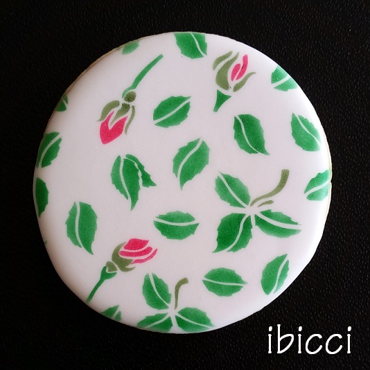 ibicci Rosebuds and leaves stencil on circle cookie