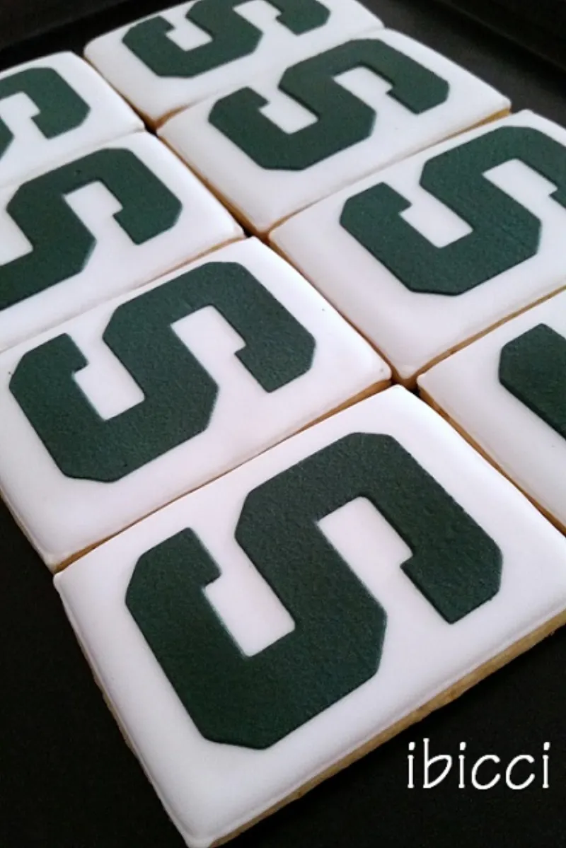 ibicci cookies using the Michigan State S stencil