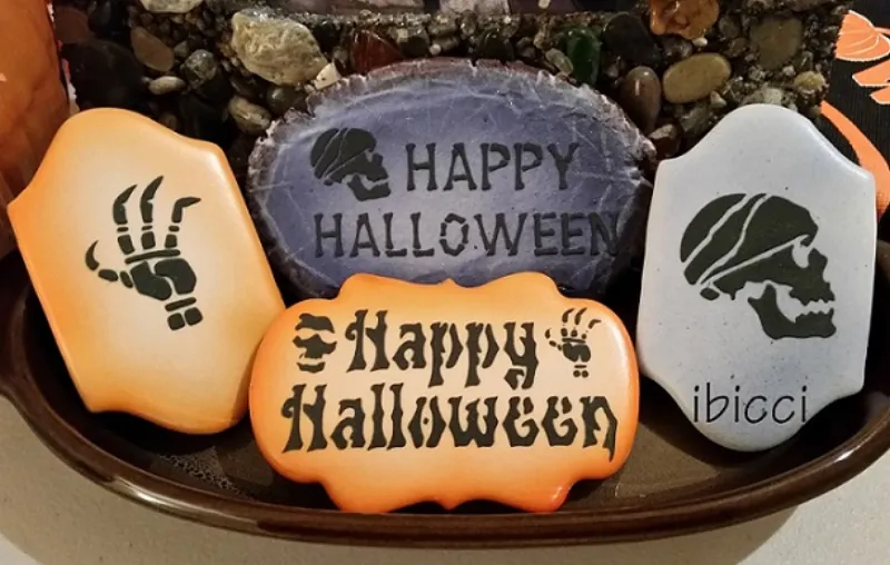ibicci Halloween cookies using Halloween stencils
