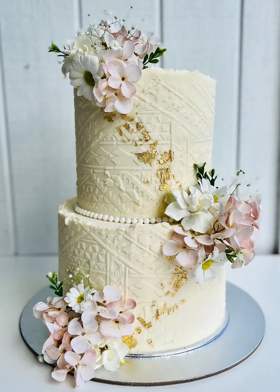 ibicci - Pareariki Paitai's Cake using TM Samoan Panel stencil 6" high