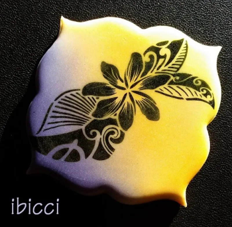 ibicci Polynesian Flower cookie airbrushed using the large Flower stencil