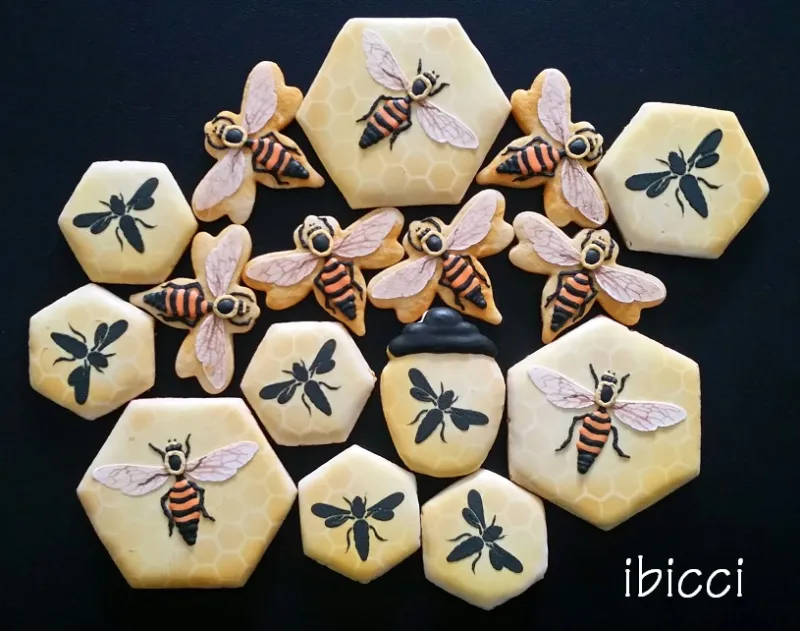 ibicci Queen Bee cookies using the Queen Bees stencils