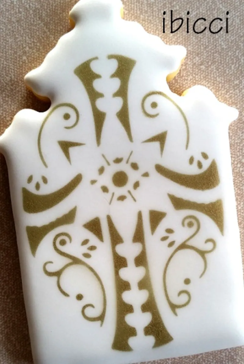 ibicci cookie using the Ornate Cross stencil
