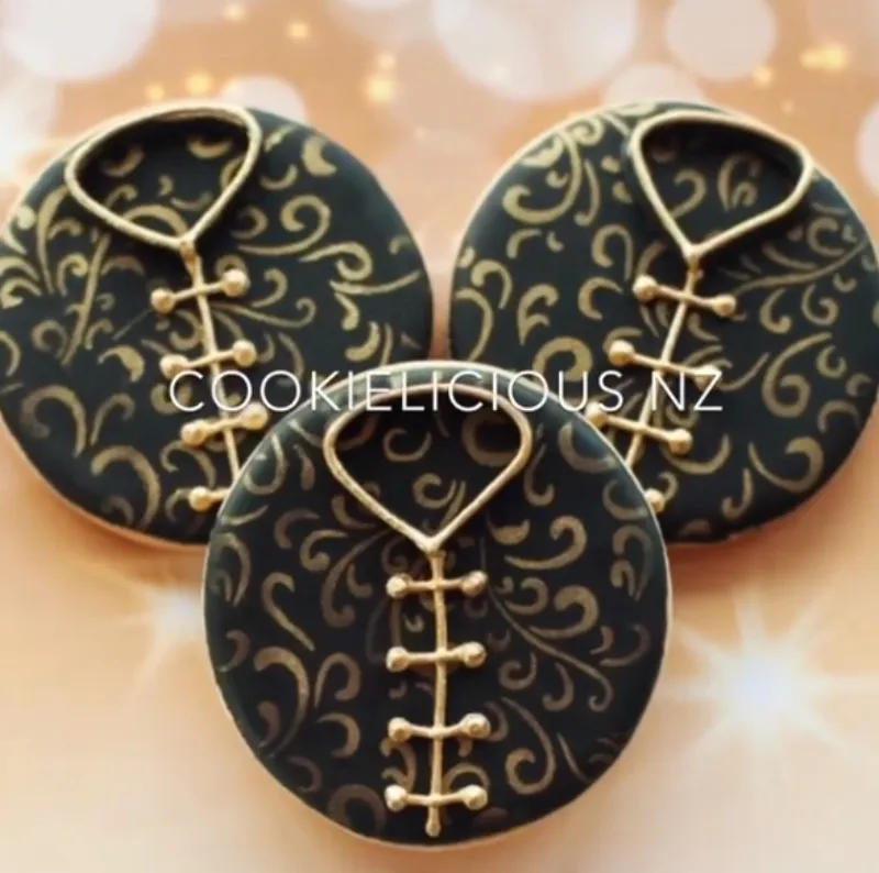 Cookielicious NZ cookies using the ibicci Feathered Swirl stencil