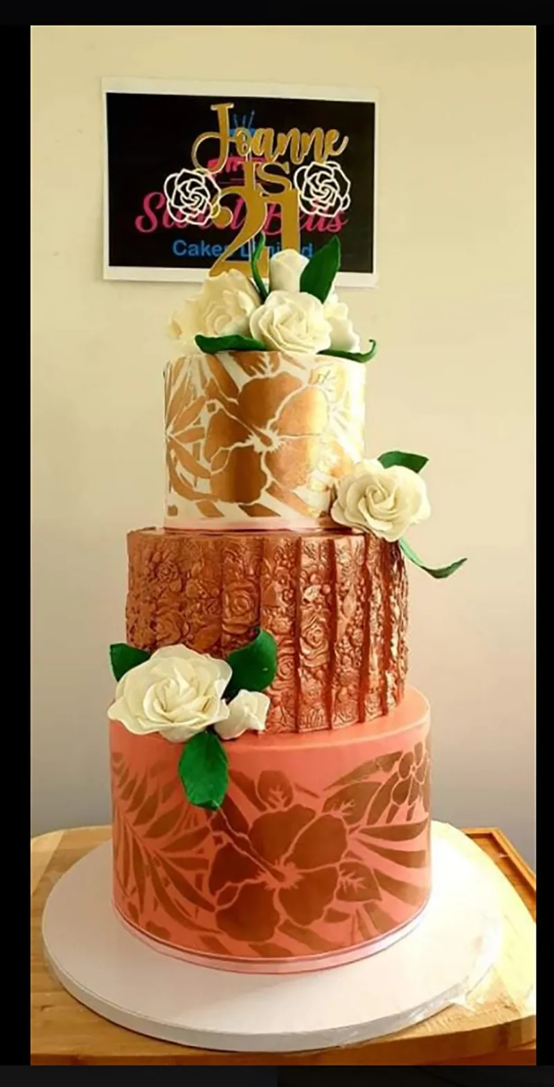 Cake by Miki of Sweets Bells Cakes using the ibicci Hibiscus Flower Strip 5" stencil