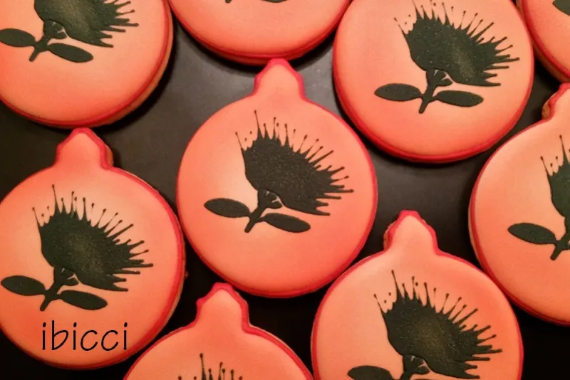 ibicci Christmas cookies using the Pohutukawa Flower stencil