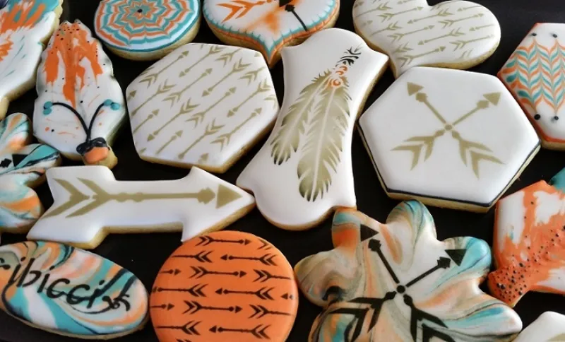 ibicci custom decorated cookies showing Medium Arrow stencil