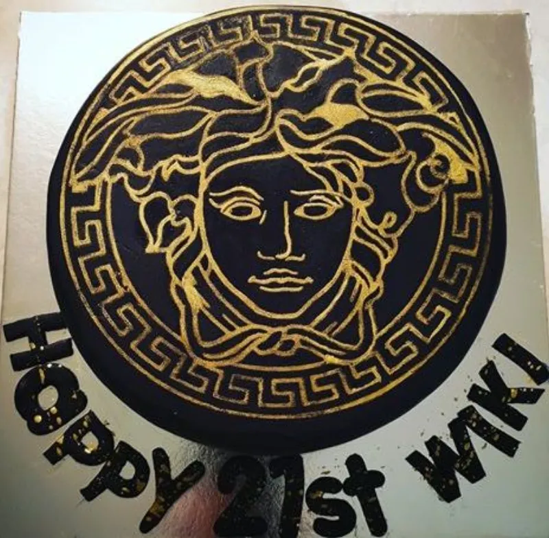 ibicci Versace Medusa cake done by client