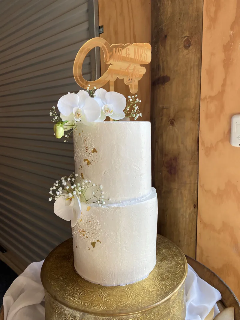 Mary Jackson's cake using the ibicci Sandra's Wedding Lace Panel