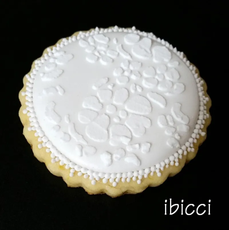 White wedding favour using the ibicci Chantilly Lace stencil