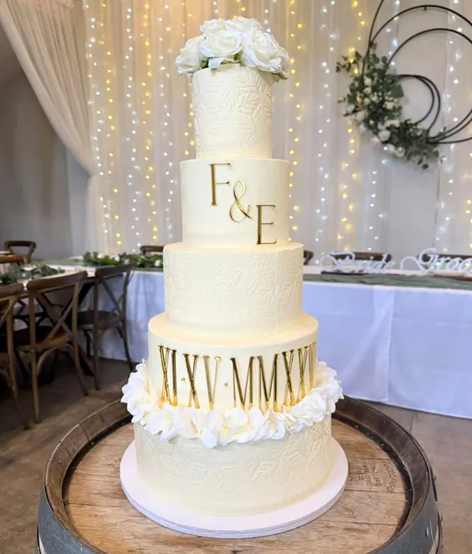 Wedding cake using the ibicci Leaf Snowflake stencil by Julie Wineti - cakes by juls