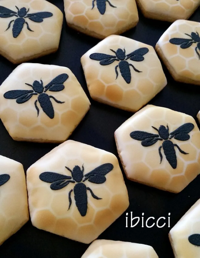 ibicci Queen Bee cookies using the Queen Bees stencil
