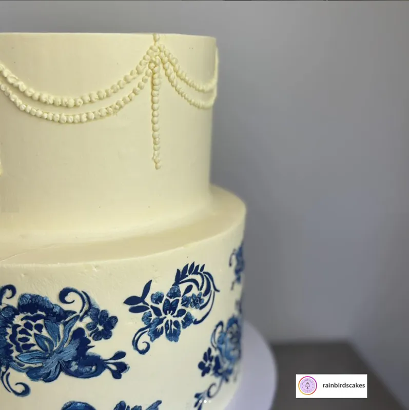Rainbirds Cakes Wedding cake using ibicci ER Lace Lanel - Closeup